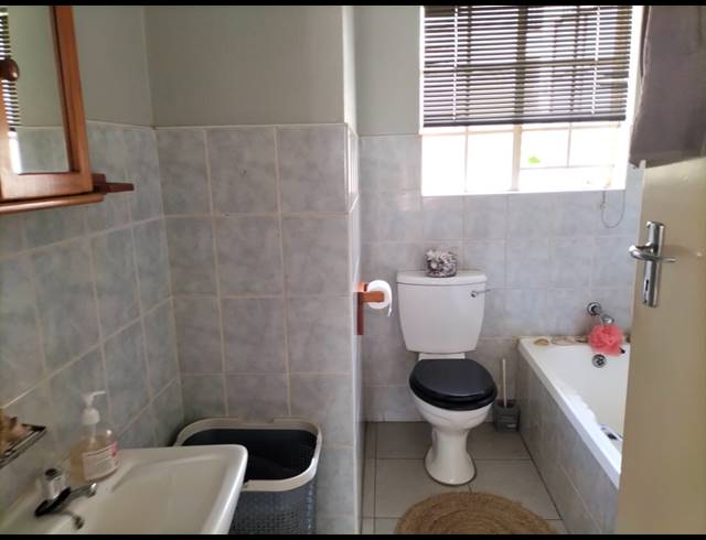2 BEDROOM TOWNHOUSE FOR SALE IN EDEN GLEN